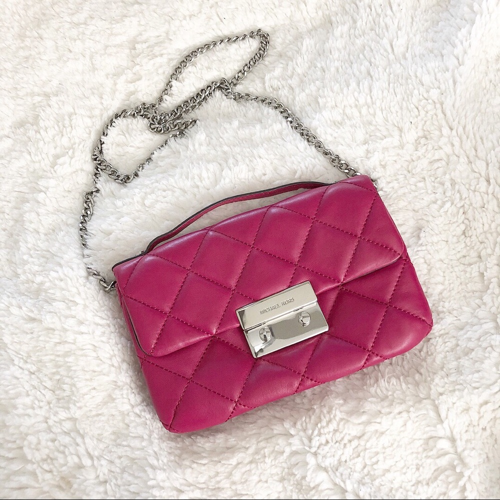 👜Michael Kors Small Sloan Messenger bag.